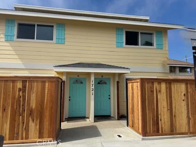 Building Photo - 1721 Ocean St Rental