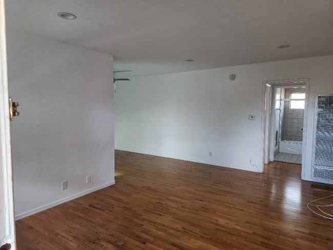 Photo - 1025 Idaho Ave Unit 9