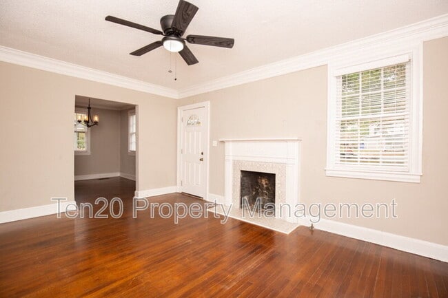 Photo - 3909 Crestview Dr