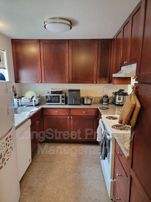 Photo - 654 SW 7th- Unidad 7