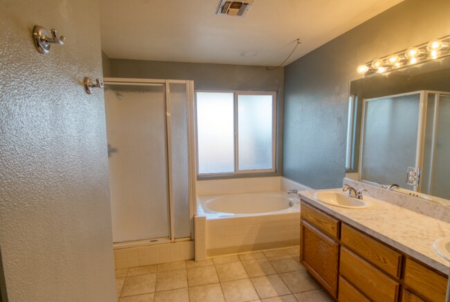 Photo - 72548 Sunnyslope Dr