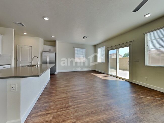 Photo - 1609 Viaggio Ave
