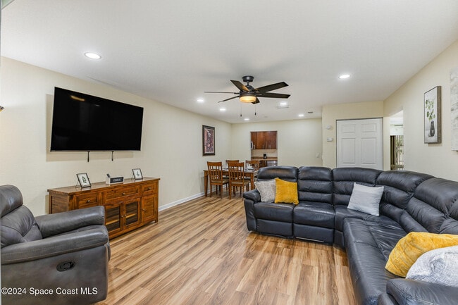 Photo - 2503 Bogey Ln Unit 6-B