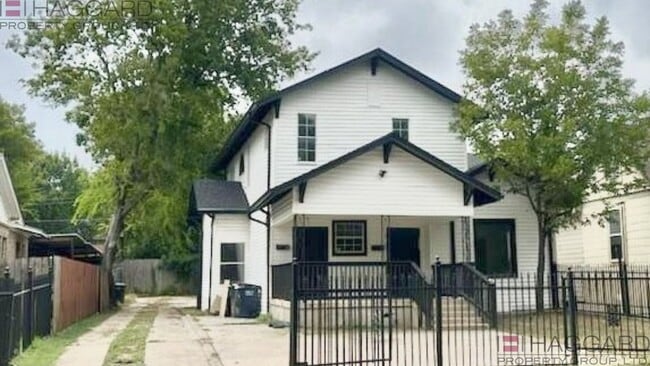 Building Photo - Walking Distance to the Stockyards! Unit 2311 Market Ave  A Rental