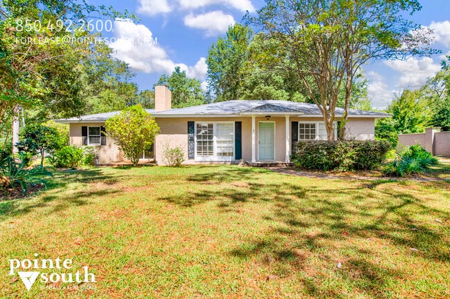 Photo - 703 Belrose Ave