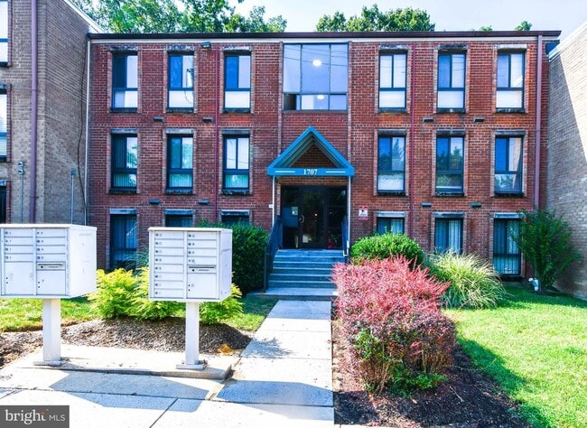 Building Photo - 1707 Gainesville St SE Unit 202 Rental
