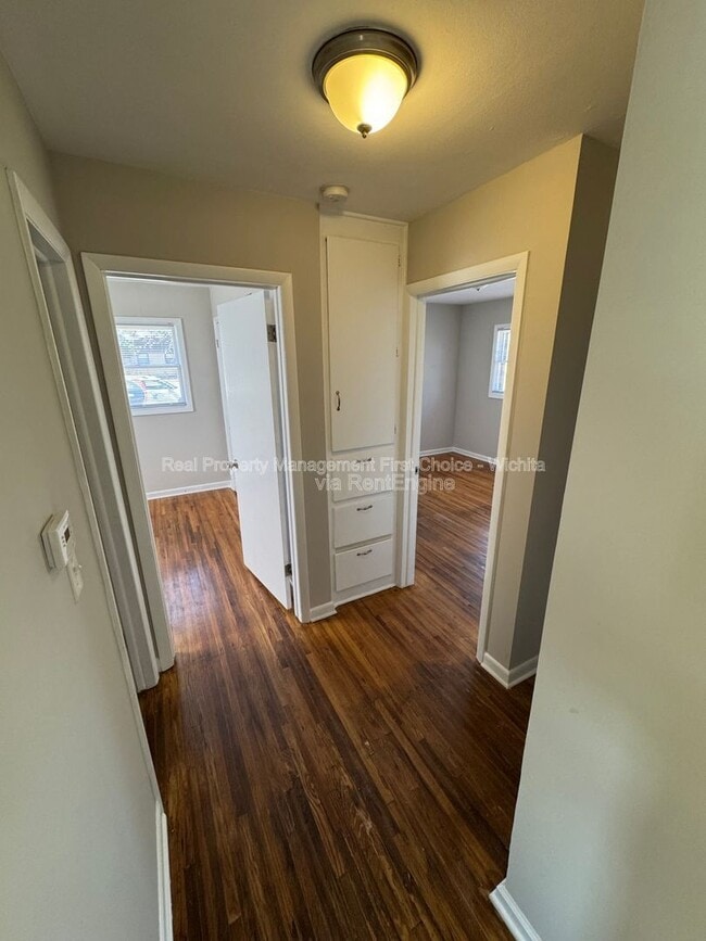 Photo - 1632 S Mission Rd