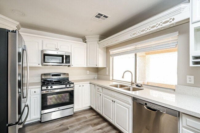 Photo - 1512 Spreading Oak Dr