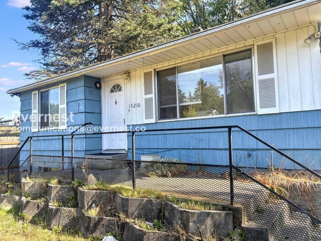 Building Photo - 15210 8th Ave NE