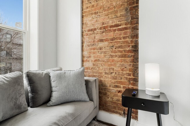 Building Photo - 716 Madison St Unit ID1375453P