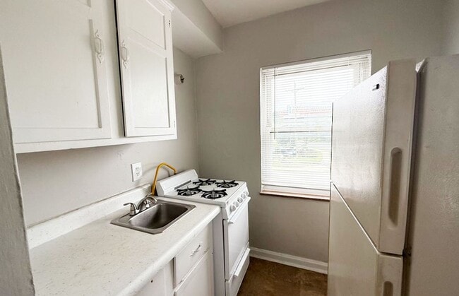 Photo - 960 Ludlow Ave Unidad 960-08