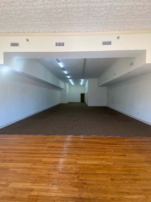 Photo - 605-607 E Commerce St