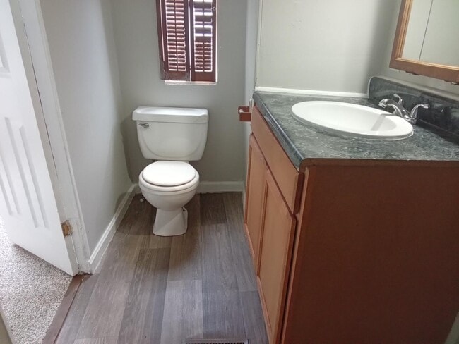 Photo - 2400 Oaklawn Blvd