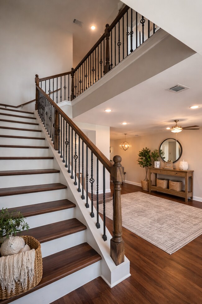 Photo - 1777 Temple Ave