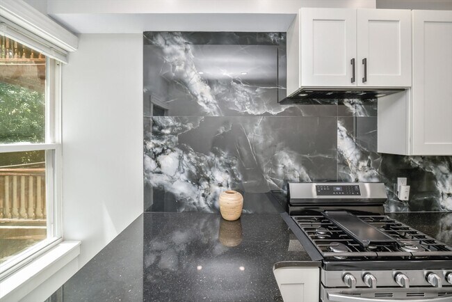 Photo - 9A Ruthven St Unit 2