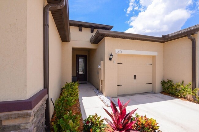 Photo - 1618 Merriment Way