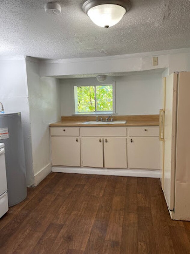 Photo - 401 Lakeview Drive