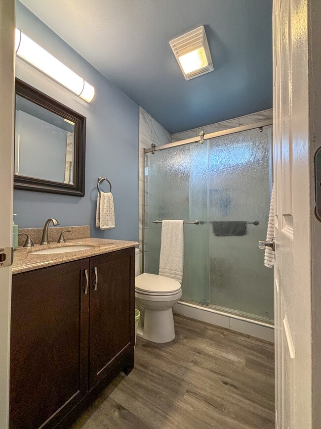 Baño - 15010 26th Ave NE