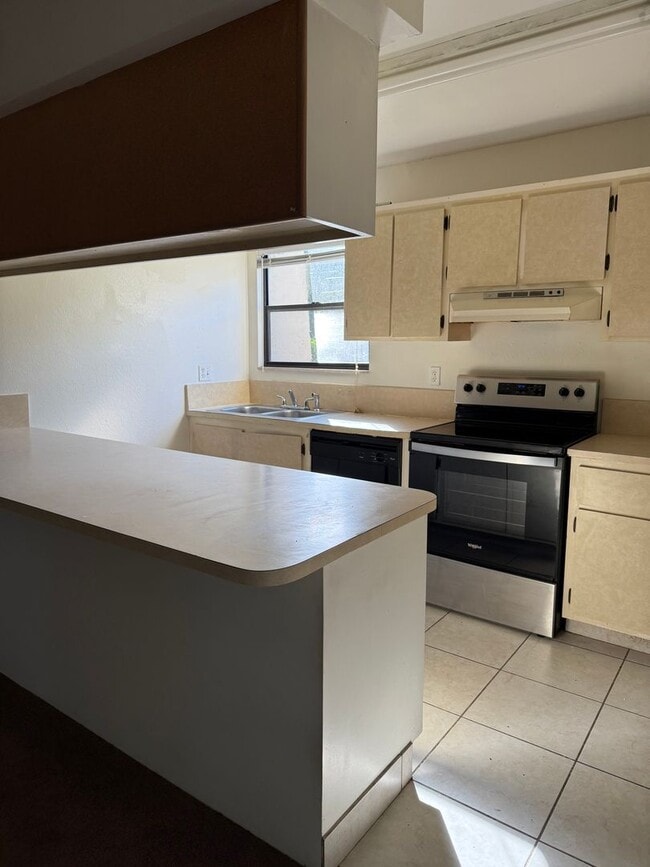 Photo - LEASE NOW AND ENJOY 50% OFF 2ND MONTH! Spa...