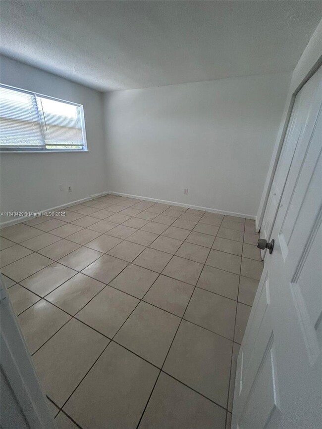 Photo - 13725 NE 6th Ave Unit 309