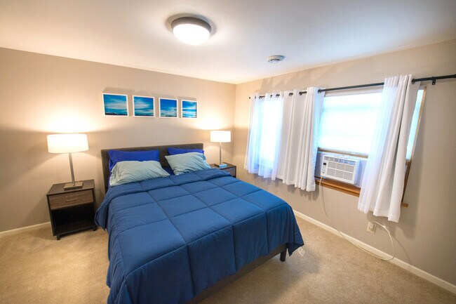 Photo - 2736 N Downer Ave Unidad 2738-A