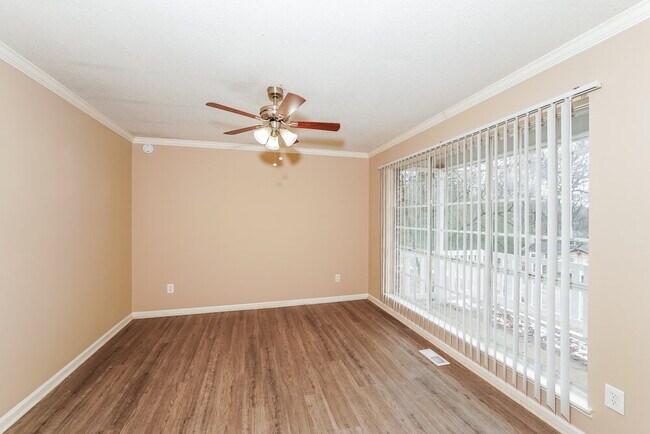 Photo - 5839 Brenda Dr