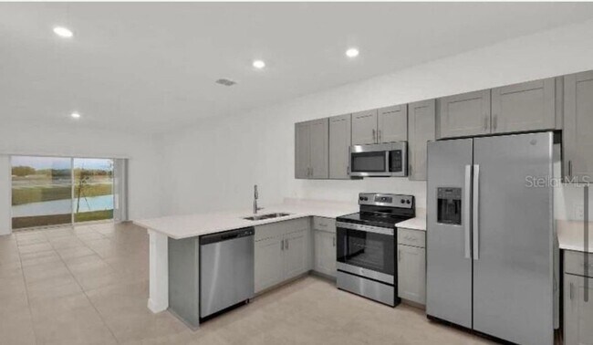 2081 Viewfinder St