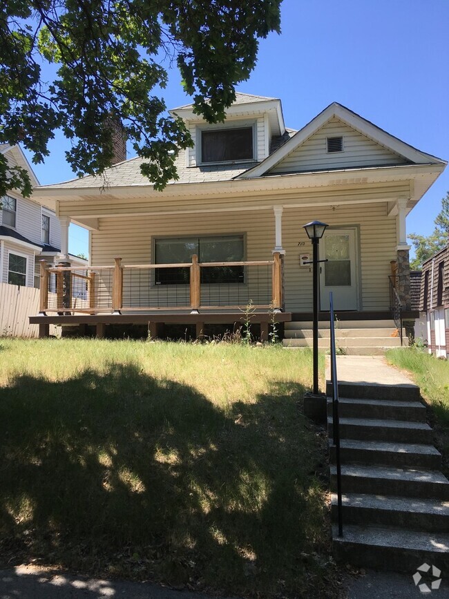 Building Photo - Completely Remodeled 3 Bed, 1 Bath Home on...