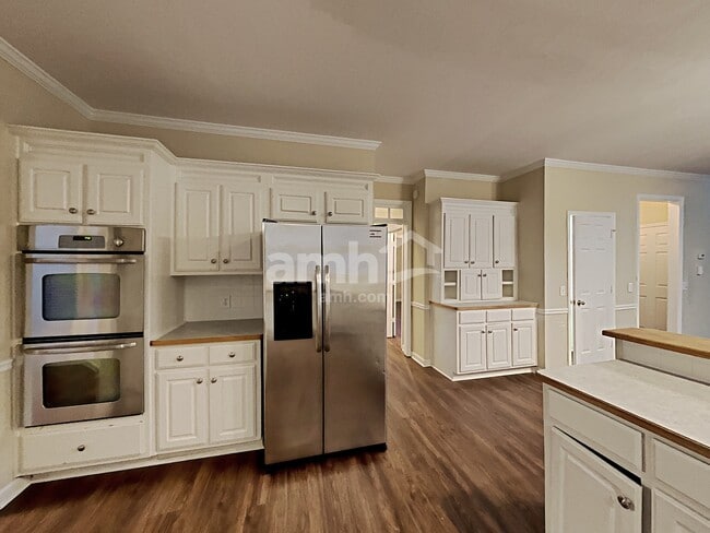 Photo - 815 Hillcrest Ln