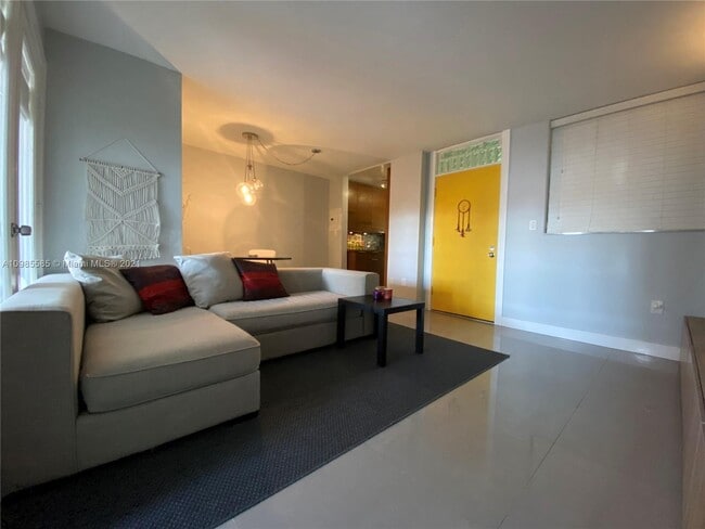 Photo - 921 Jefferson Ave Unit 3B