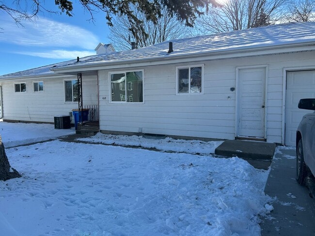 Charming 4-Bedroom Rambler for Rent – $2,200/month - Charming 4-Bedroom Rambler for Rent – $2,200/month