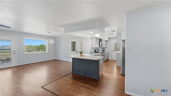 Building Photo - 1268 Lakeside Dr W