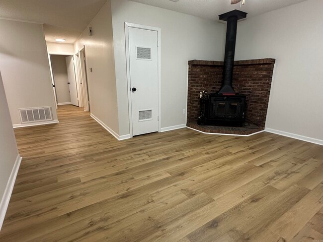 Photo - 408 SE 1st St