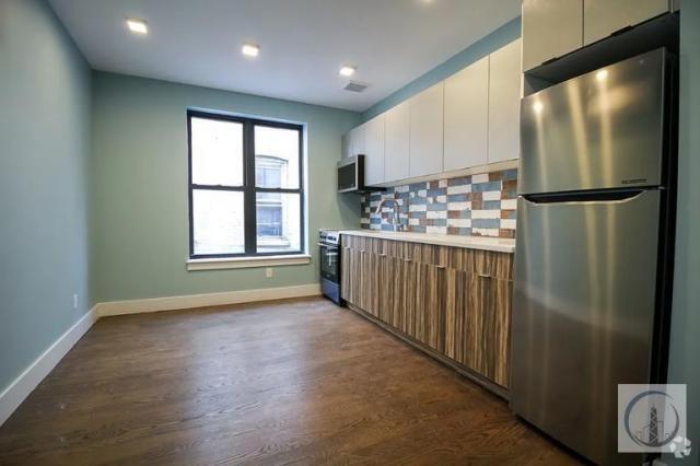 Building Photo - 2 bedroom in Ridgewood NY 11385 Unit 2B Rental