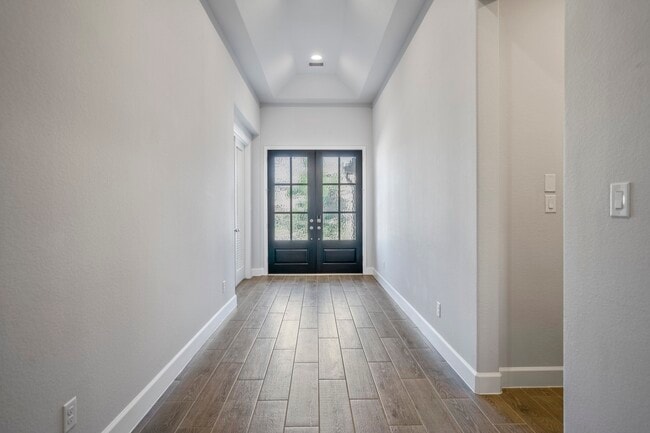 Building Photo - 7845 Charter Hill Dr