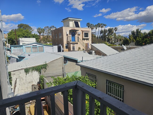 Building Photo - 5159 Clinton St Unit 5159 B Clinton Street