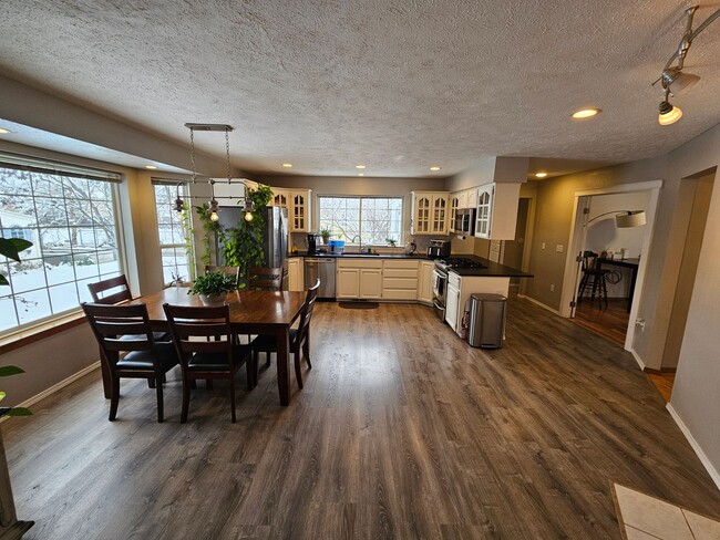 Photo - Beautiful Home in the Valley