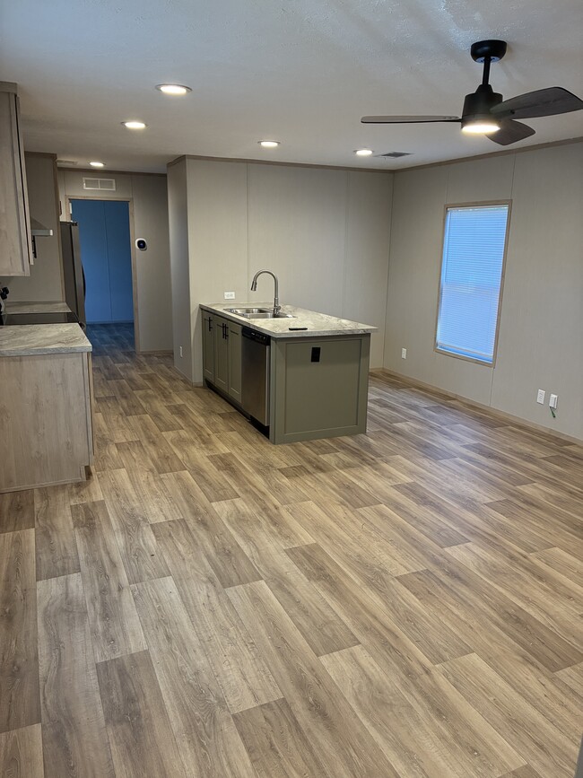 Photo - 120 Charles Pl