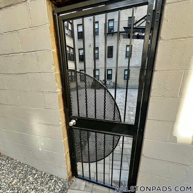 Photo - 1144 Commonwealth Ave Unidad 0C