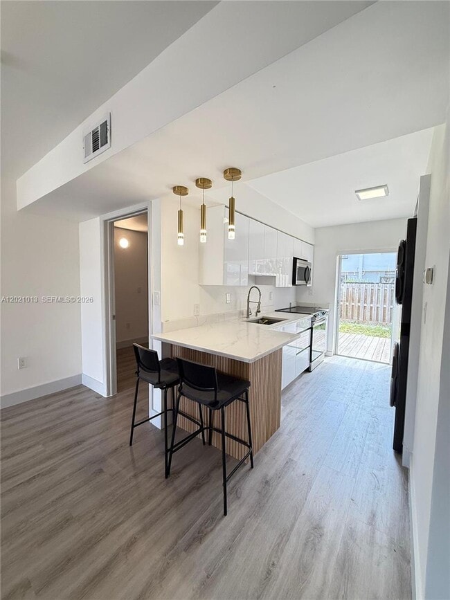 Building Photo - 15250 SW 80th St Unit 9