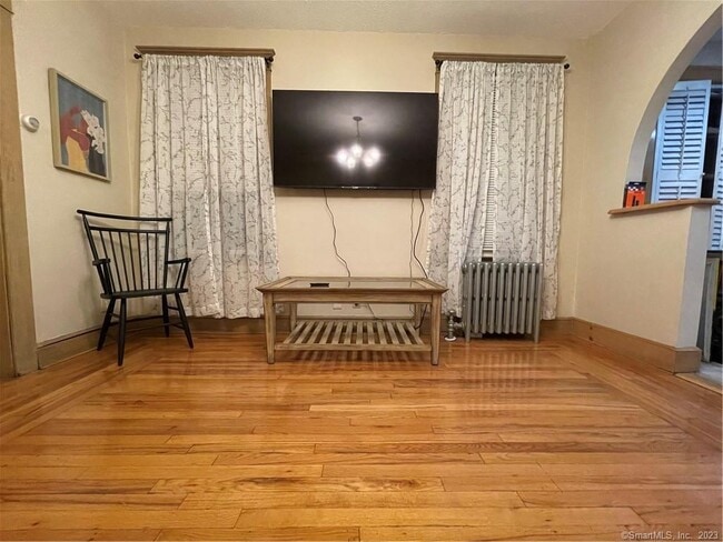 364 W Rock Ave