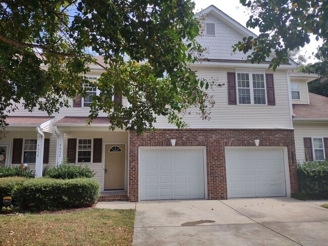 Building Photo - COMING SOON!! Lovely 2 Bedroom House | Gre...