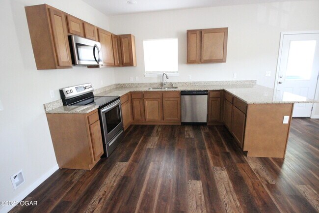 Photo - 802 Neosho Heights Cir