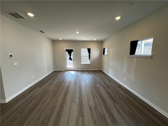 Photo - 2357 Whitworth St