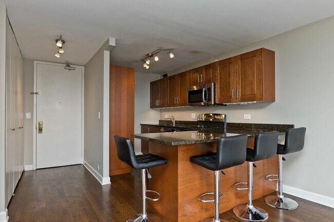 Photo - 655 W Irving Park Rd Unit 811