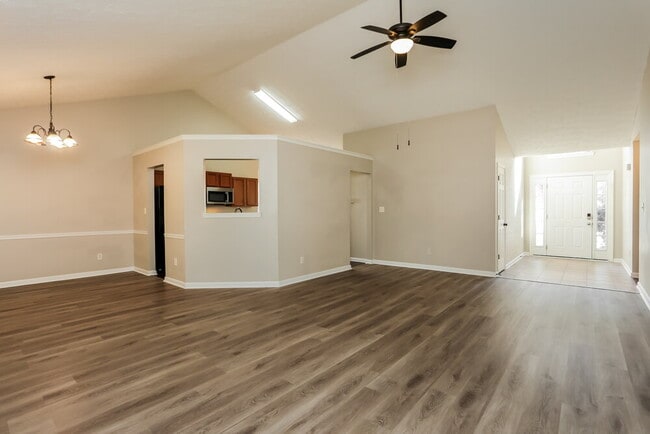2350 Larpent Ct