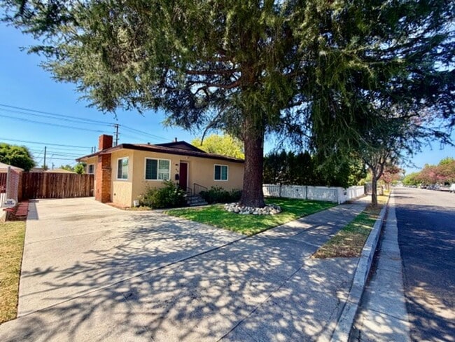 Photo - 316 W Walnut Ave