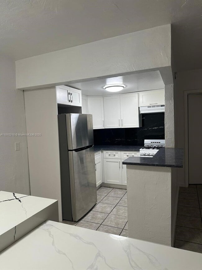 Photo - 1230 W 54th St Unit 325A