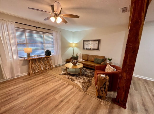 Photo - 1528 E Devine St