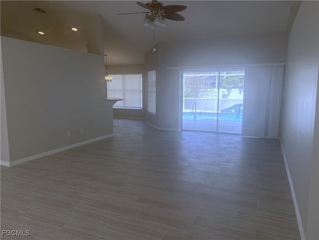 Photo - 2121 SW 5th Ave